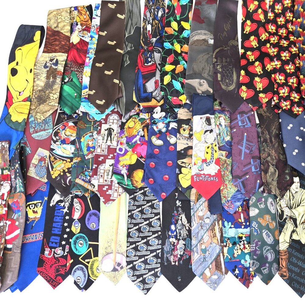 Huge Lot of Novelty Neckties Mens Ties EUC Disney Pooh Peanuts Sports 60pc